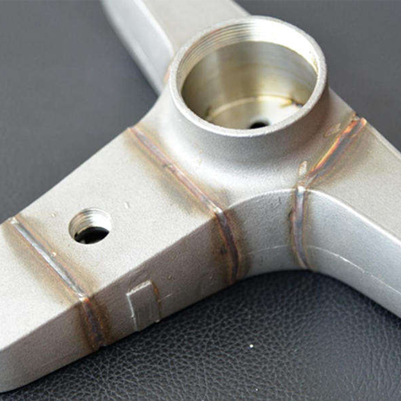 新型工業用YAGレーザー溶接機 3000W 高効率高精度金型 - Industrial Yag Laser のレビューと価格